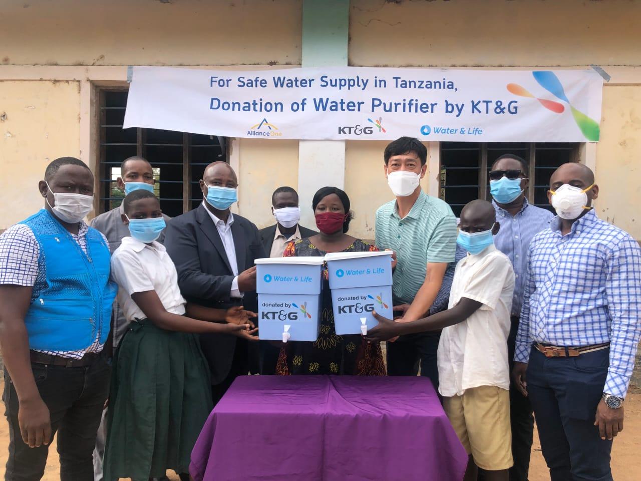 South Korean firm donates Sh240 million water purifiers South Korean firm donates Sh240 million water purifiers