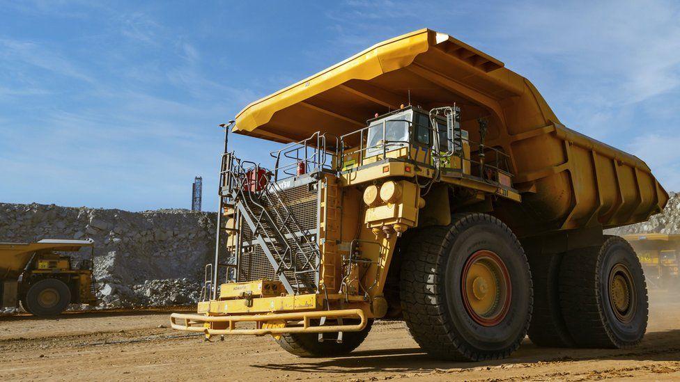 Miners experiment with hydrogen to power giant trucks Miners experiment with hydrogen to power giant trucks