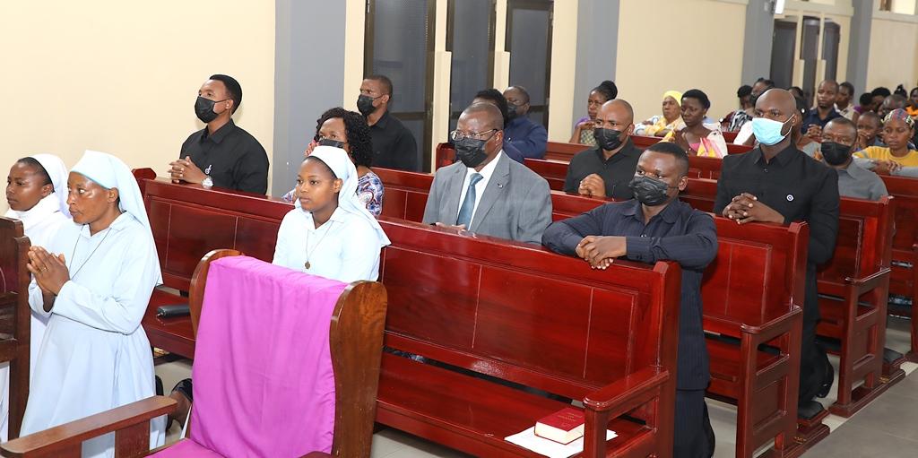 VP calls worshipers to pray for peace, stability VP calls worshipers to pray for peace, stability