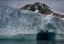 Experts differ on fate of world’s largest iceberg Experts differ on fate of world's largest iceberg