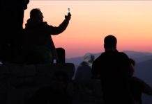 Tourism Rebounds Beyond Expectations but Remains Vulnerable to Health Threats: Industry Officials Tourism Rebounds Beyond Expectations but Remains Vulnerable to Health Threats: Industry Officials