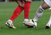 10-man Manchester United secure 1 point in Europa League with late goal against Porto 10-man Manchester United secure 1 point in Europa League with late goal against Porto