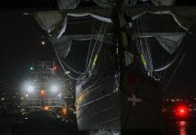 Mexican tall ship strikes Brooklyn Bridge, killing 2 crew members Mexican tall ship strikes Brooklyn Bridge, killing 2 crew members