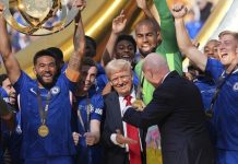 Trump Awards Chelsea Club World Cup Trophy After Victory Trump Awards Chelsea Club World Cup Trophy After Victory