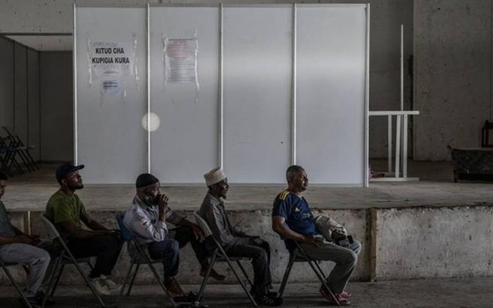 Tanzania blackout after election chaos, deaths feared Tanzania blackout after election chaos, deaths feared