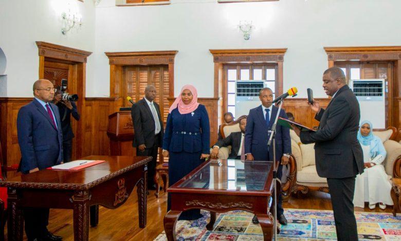 Dr Mwinyi swears in Hemed Suleiman as Isles second VP Dr Mwinyi swears in Hemed Suleiman as Isles second VP