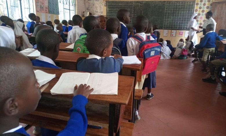 Parents urged to fight truancy, dropouts Parents urged to fight truancy, dropouts