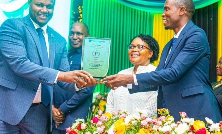 Tanzania decorates DCEA for excelling in the IPSAS category Tanzania decorates DCEA for excelling in the IPSAS category