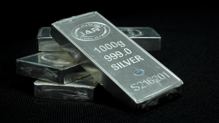 Silver Outpaces Gold Sparking Debate Over Precious Metals Silver Outpaces Gold Sparking Debate Over Precious Metals
