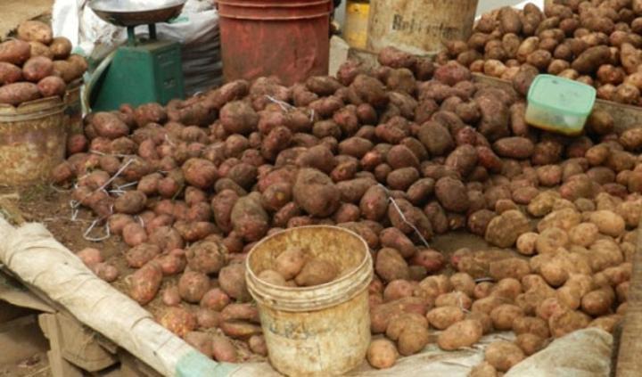 Potatoes Drop, Tomatoes and Poultry Soar Potatoes Drop, Tomatoes and Poultry Soar