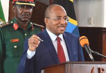 Mwinyi Swears in New District Commissioners in Zanzibar Mwinyi Swears in New District Commissioners in Zanzibar
