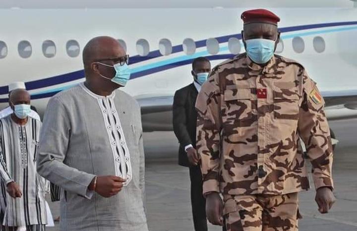 Tchad : Le président Roch Kaboré est arrivé à N'Djamena pour les obsèques du Maréchal Idriss Deby Itno Tchad : Le président Roch Kaboré est arrivé à N'Djamena pour les obsèques du Maréchal Idriss Deby Itno
