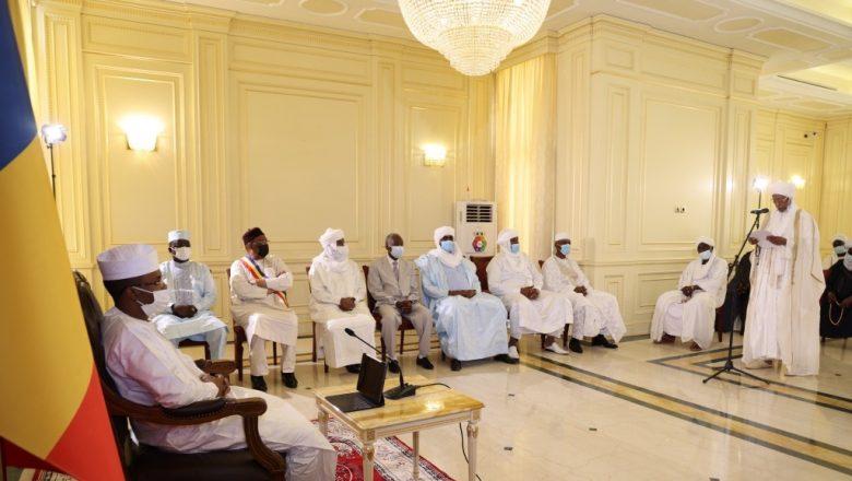 Tchad : le président du CMT a reçu les vœux des membres du Conseil Supérieur des Affaires Islamiques Tchad : le président du CMT a reçu les vœux des membres du Conseil Supérieur des Affaires Islamiques