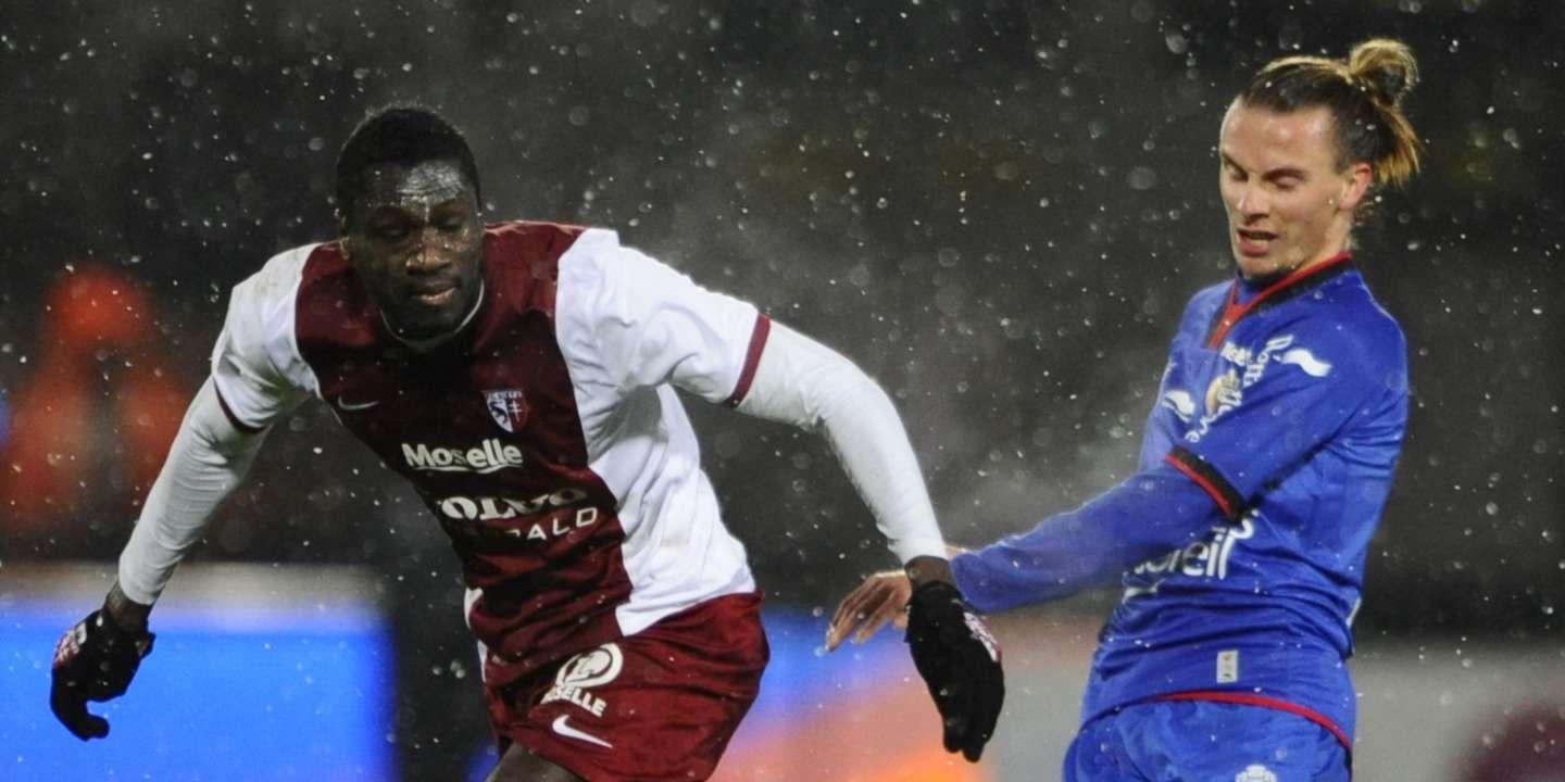 « 20 ans hors taxe » : en Afrique, la fraude sur l’âge des footballeurs persiste malgré des contrôles renforcés « 20 ans hors taxe » : en Afrique, la fraude sur l’âge des footballeurs persiste malgré des contrôles renforcés