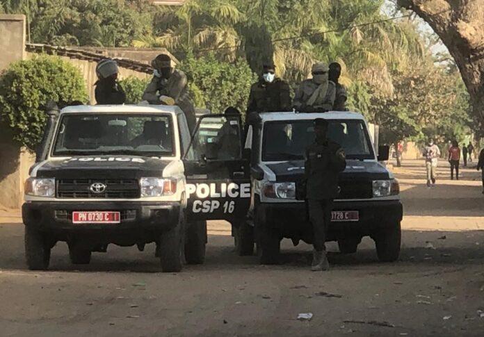 La Police saisit 15 véhicules d’un cortège de mariage à N’Djamena La Police saisit 15 véhicules d’un cortège de mariage à N’Djamena