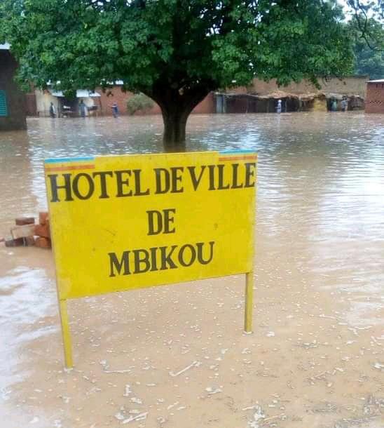 la ville de Mbikou en manque de canal d'évacuation d’eaux la ville de Mbikou en manque de canal d'évacuation d’eaux