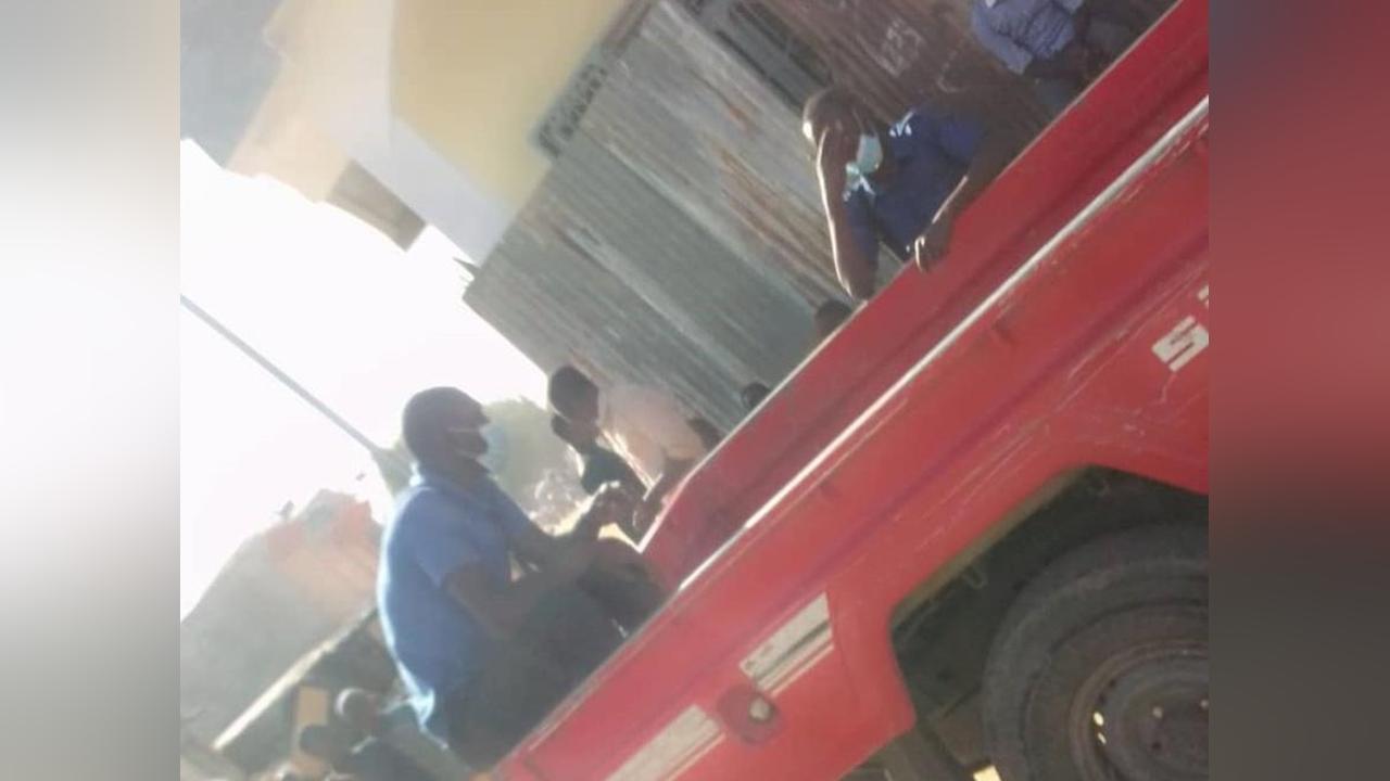 pourquoi les agents municipaux ramassent-ils des vieux pneus à Ndjamena ? pourquoi les agents municipaux ramassent-ils des vieux pneus à Ndjamena ?