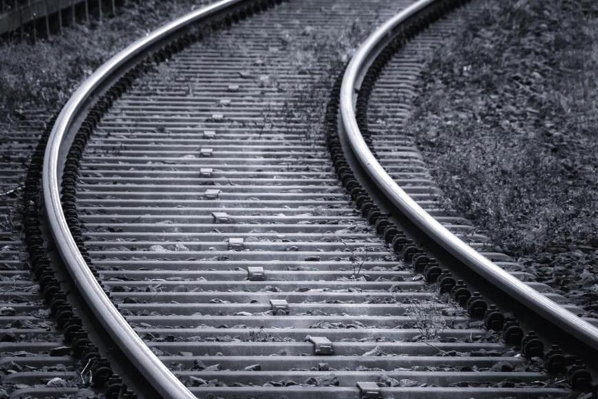 chemin de fer, une voie de transport adaptée pour désenclaver le pays chemin de fer, une voie de transport adaptée pour désenclaver le pays