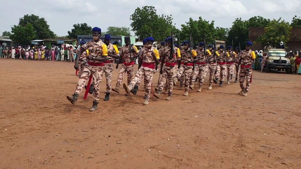 défilé militaire à Goz Beïda pour la fête de la liberté défilé militaire à Goz Beïda pour la fête de la liberté