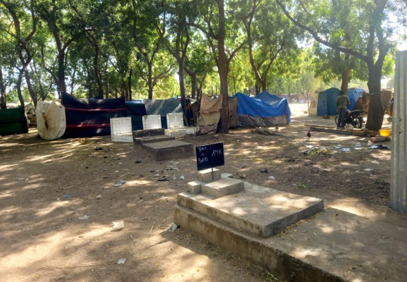 en manque d’espace, les sinistrés de Koundoul occupent le cimetière en manque d’espace, les sinistrés de Koundoul occupent le cimetière