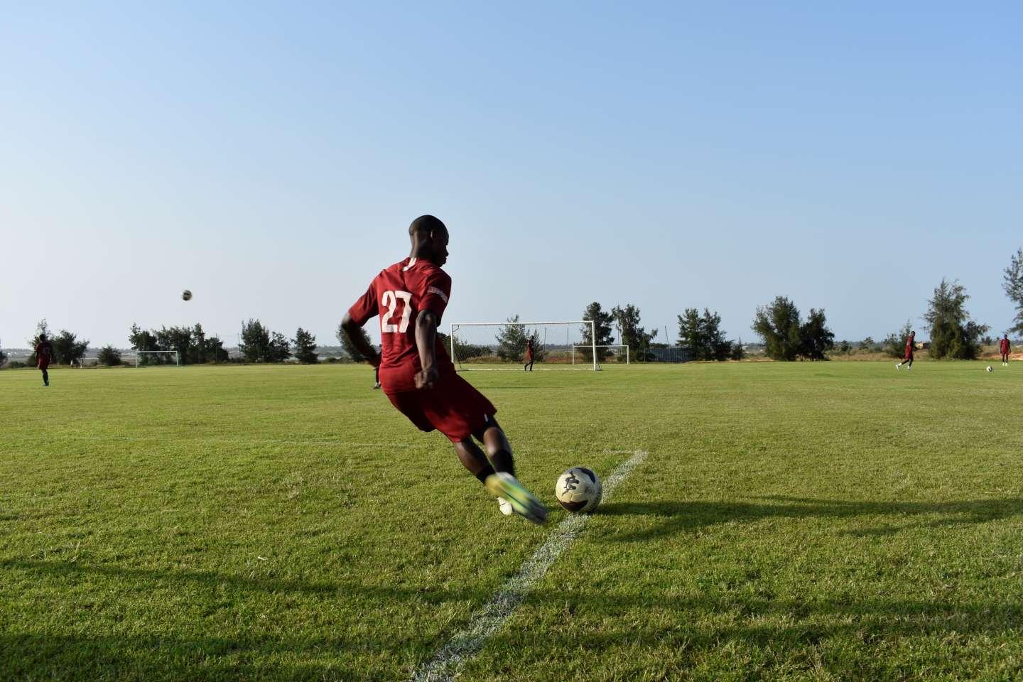 Au Sénégal, une académie pour former les futures stars du football Au Sénégal, une académie pour former les futures stars du football