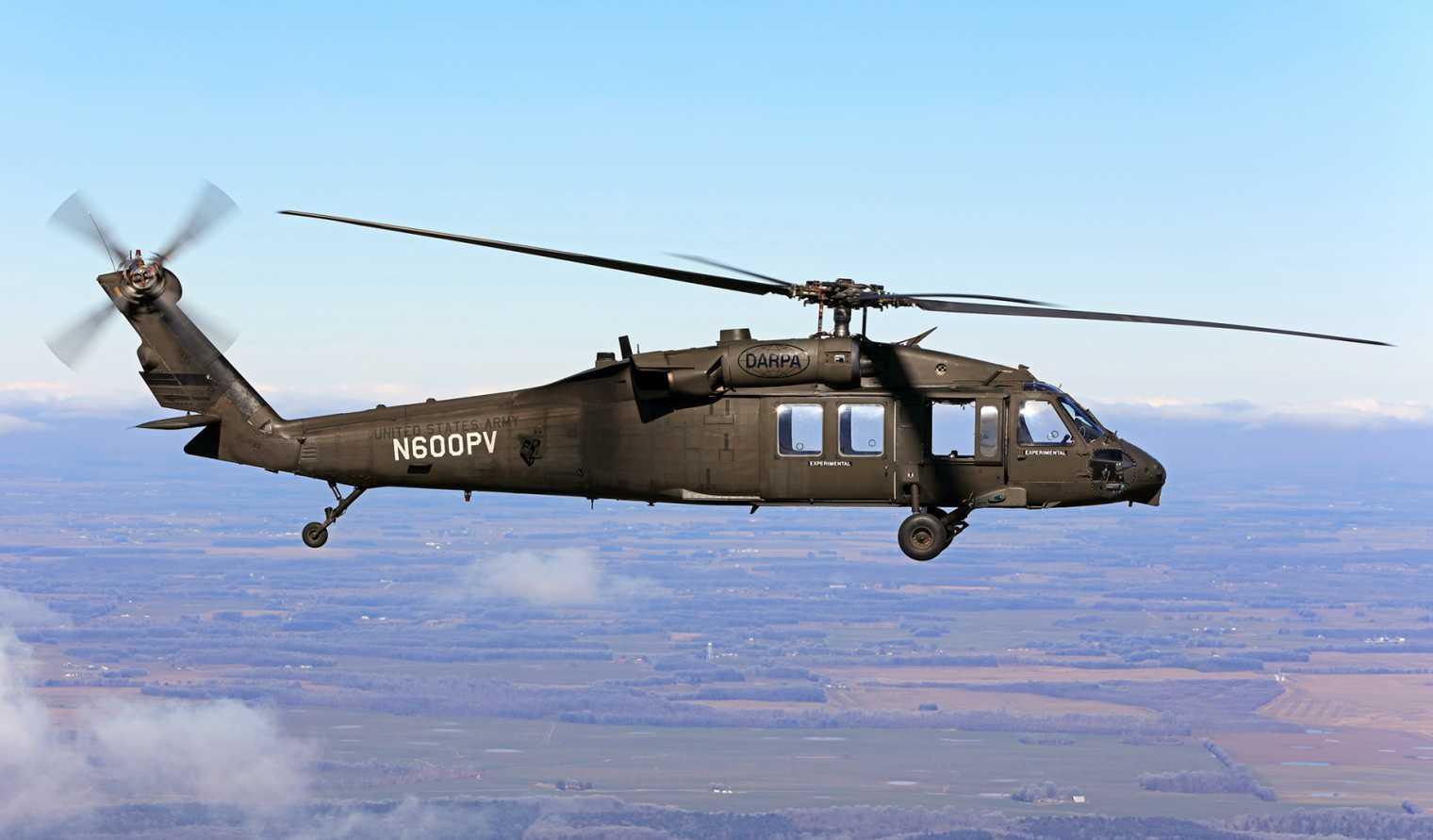 Le célèbre hélicoptère Black Hawk a réussi sa première opération de sauvetage sans pilote Le célèbre hélicoptère Black Hawk a réussi sa première opération de sauvetage sans pilote