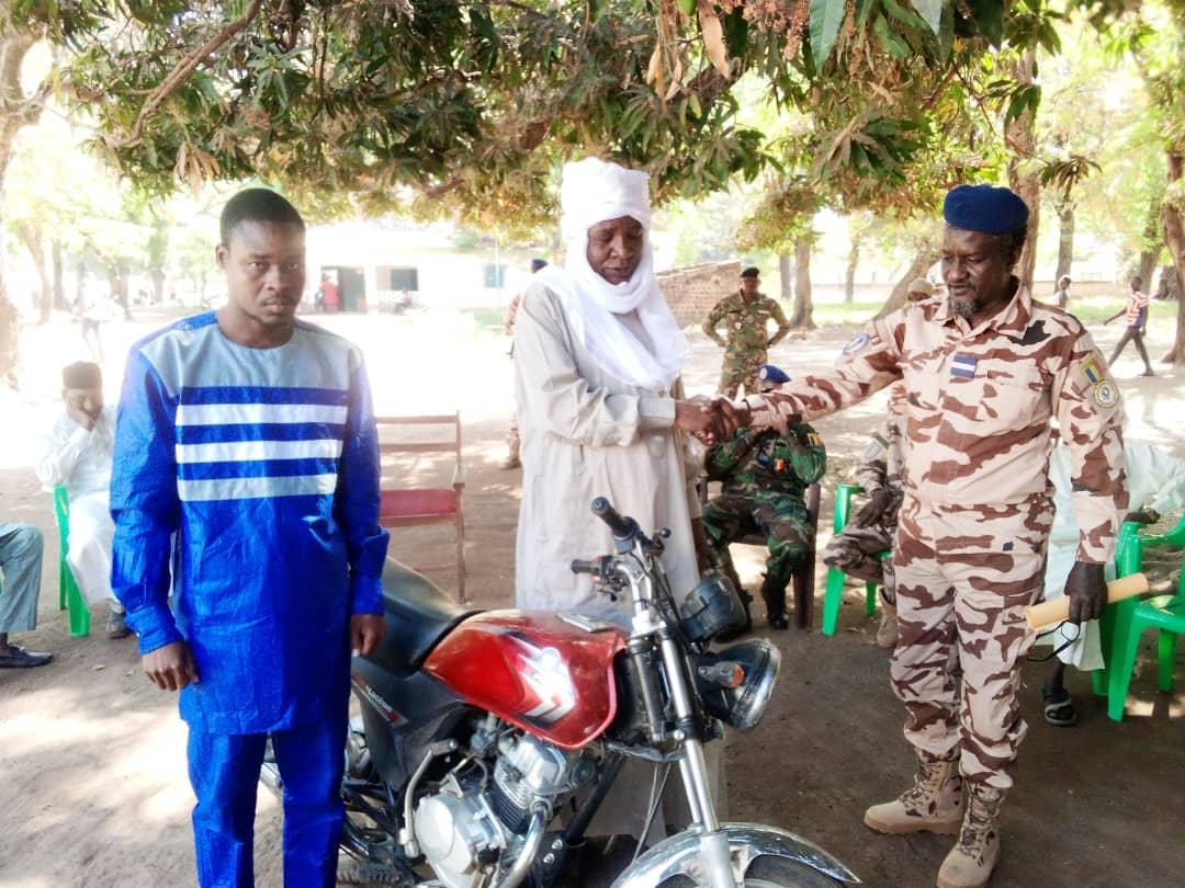 victime d'un braquage, un clandomen de Kelo récupère sa moto grâce à la gendarmerie victime d'un braquage, un clandomen de Kelo récupère sa moto grâce à la gendarmerie
