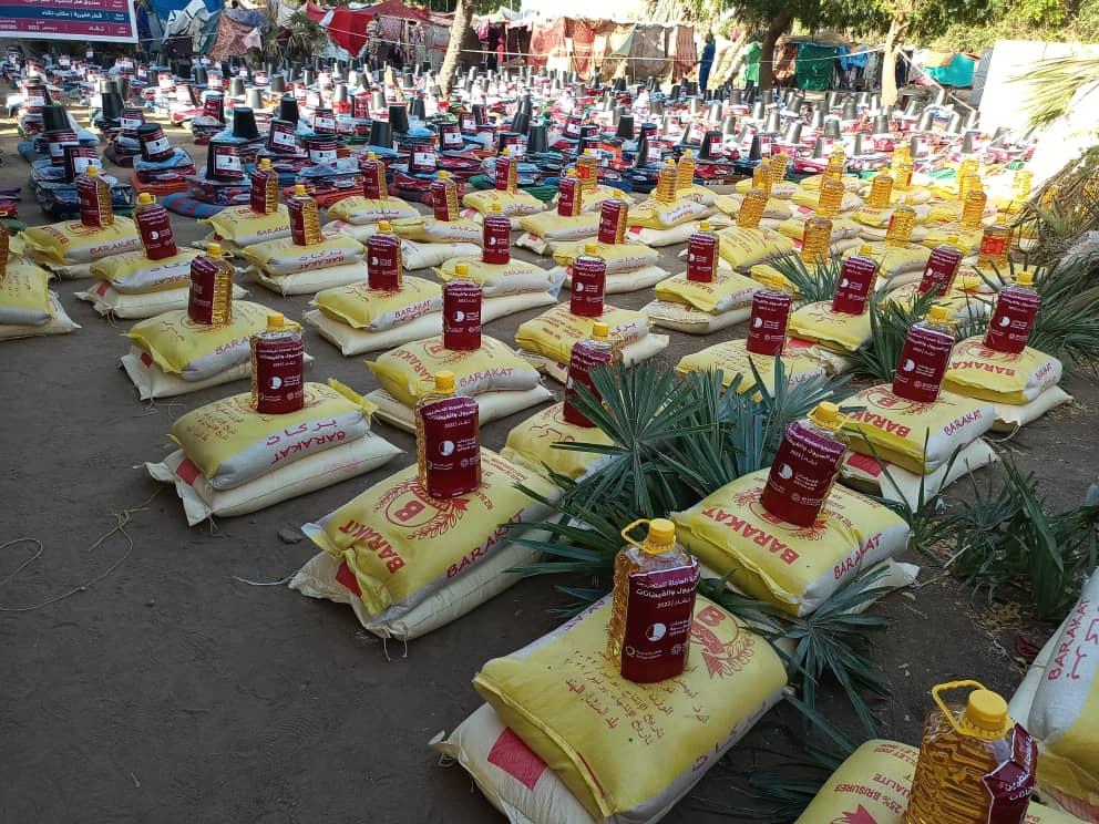 Qatar Fund for Development et Qatar Charity distribuent des kits alimentaires aux personnes touchées par les inondations Qatar Fund for Development et Qatar Charity distribuent des kits alimentaires aux personnes touchées par les inondations