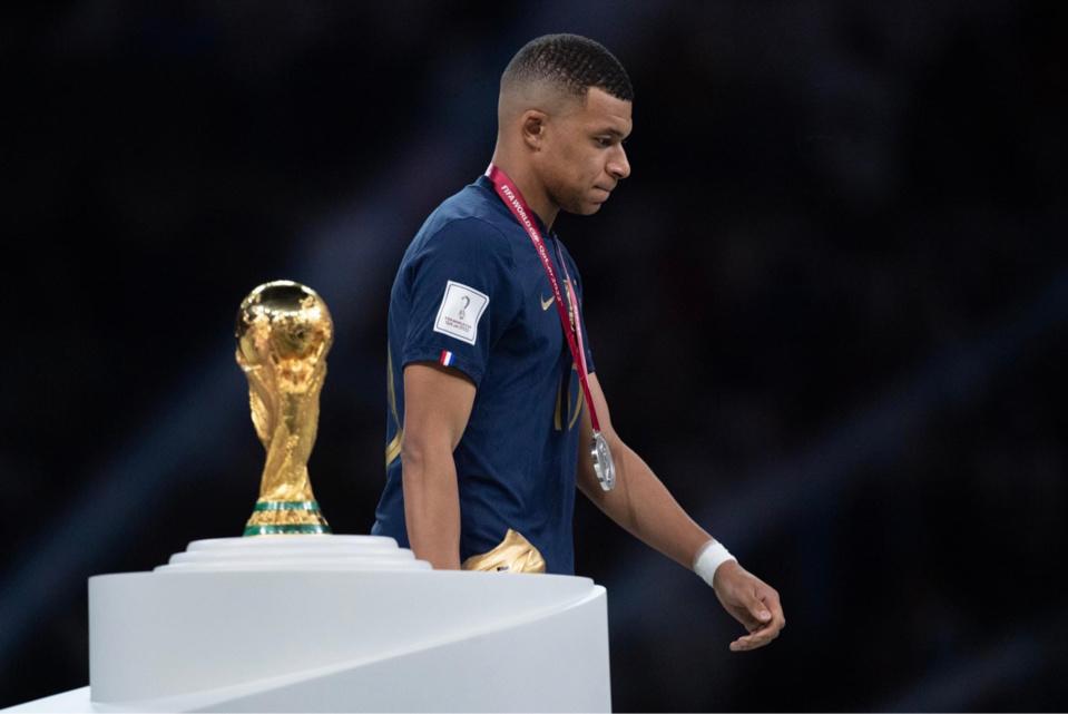 Football : ces Tchadiens qui se réjouissent de la défaite de la France Football : ces Tchadiens qui se réjouissent de la défaite de la France