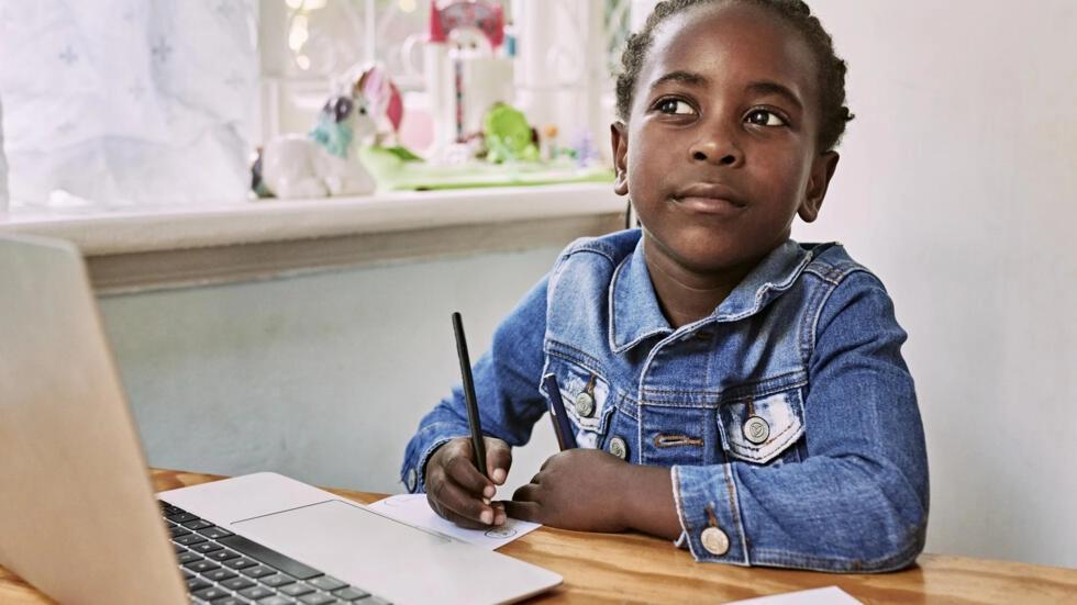 Les entreprises face au défi de l’éducation numérique en Afrique Les entreprises face au défi de l’éducation numérique en Afrique