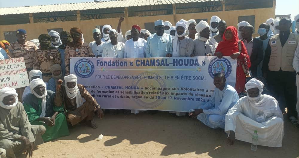 Sensibilisation à l'utilisation des réseaux sociaux à Abougoudam : la fondation Chamsal Houda à l'oeuvre Sensibilisation à l'utilisation des réseaux sociaux à Abougoudam : la fondation Chamsal Houda à l'oeuvre