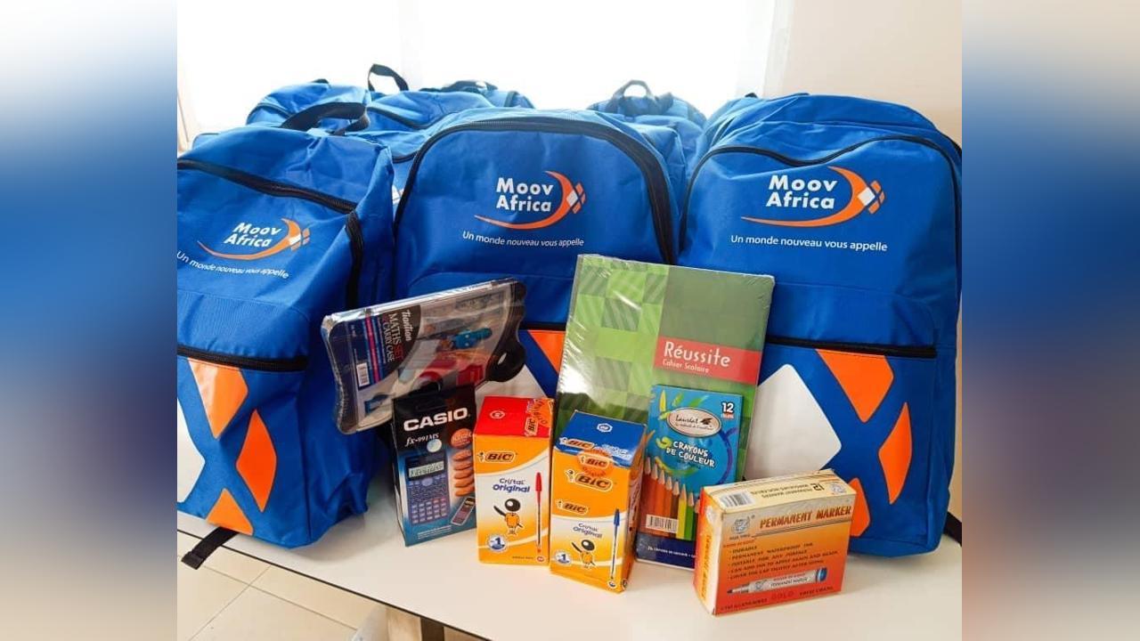 Moov Africa récompense les gagnants du QUIZ KITS SCOLAIRES 2023 Moov Africa récompense les gagnants du QUIZ KITS SCOLAIRES 2023