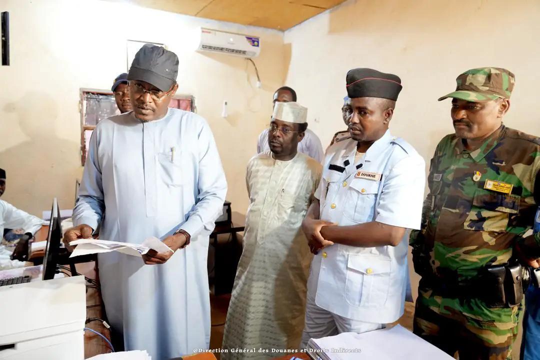 visite d'inspection du DG des douanes à Koutere visite d'inspection du DG des douanes à Koutere