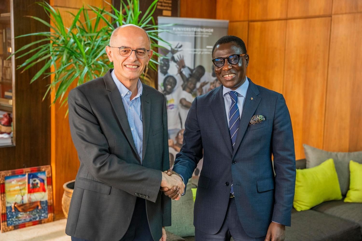 Coopération potentielle entre le Tchad et l'Université d'Alexandrie explorée lors d'une rencontre entre l'Ambassadeur Ahmad Makaïla et le Recteur Thierry Verdel Coopération potentielle entre le Tchad et l'Université d'Alexandrie explorée lors d'une rencontre entre l'Ambassadeur Ahmad Makaïla et le Recteur Thierry Verdel
