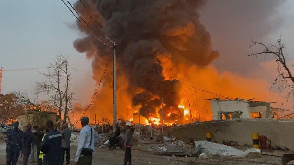 L'Explosion du Dépôt Stratégique de Munitions à N'Djamena, Serait-Elle Liée à ce qui se Passe aux Frontières Soudano-Tchadiennes ? L'Explosion du Dépôt Stratégique de Munitions à N'Djamena, Serait-Elle Liée à ce qui se Passe aux Frontières Soudano-Tchadiennes ?