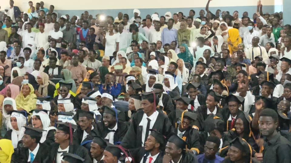 Batha : célébration de la 14e promotion des étudiants de l’Université des Sciences et Technologies d’Ati Batha : célébration de la 14e promotion des étudiants de l’Université des Sciences et Technologies d’Ati
