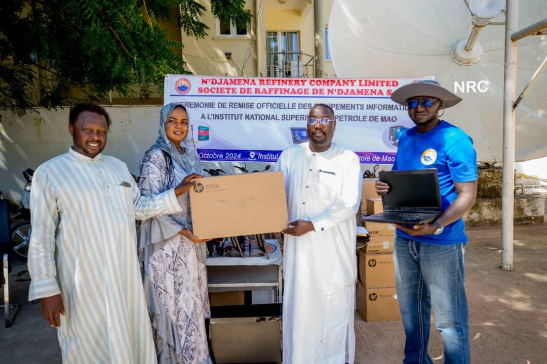 La Société de raffinage de N’Djamena remet des équipements informatiques à l’Institut national supérieur de pétrole de Mao La Société de raffinage de N’Djamena remet des équipements informatiques à l’Institut national supérieur de pétrole de Mao