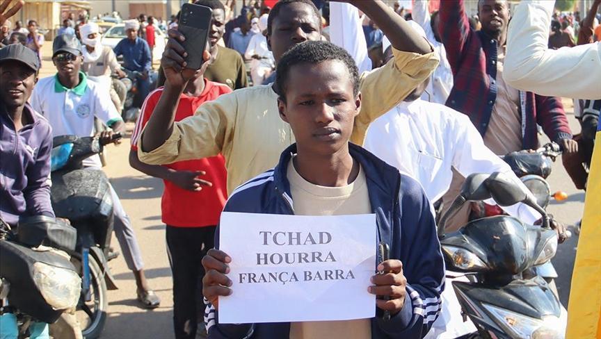 ‘’Tchad Hourra, France barra’’: manifestation de soutien à la rupture des accords militaires entre N’Djamena et Paris ‘’Tchad Hourra, France barra’’: manifestation de soutien à la rupture des accords militaires entre N’Djamena et Paris