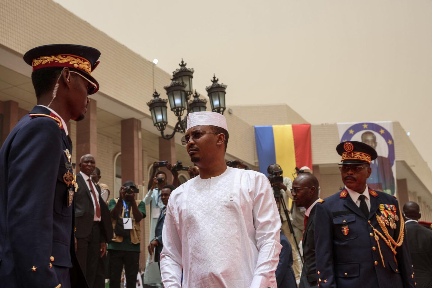 Au Tchad, le président Déby radie plusieurs hauts gradés sur fond de dissensions sur la guerre au Soudan Au Tchad, le président Déby radie plusieurs hauts gradés sur fond de dissensions sur la guerre au Soudan