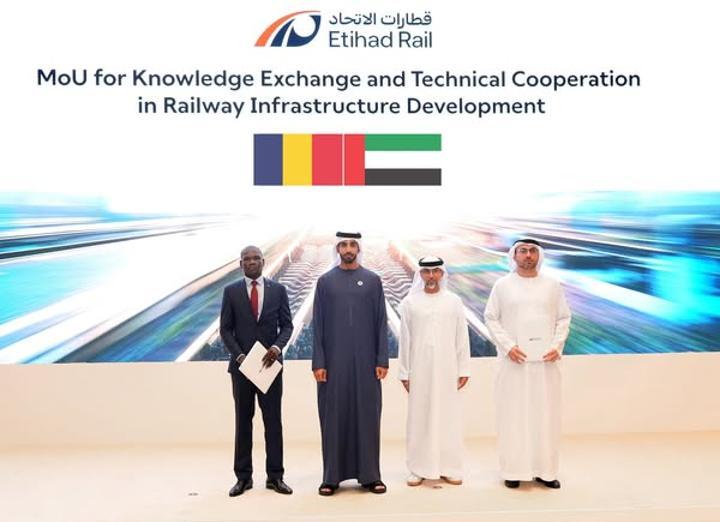 Signature d'un protocole d'accord majeur avec les Émirats Arabes Unis pour la construction de chemins de fer vers le Cameroun Signature d'un protocole d'accord majeur avec les Émirats Arabes Unis pour la construction de chemins de fer vers le Cameroun