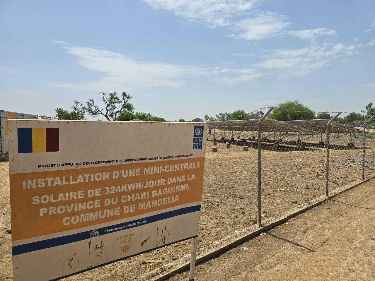 Le Solaire illumine l'avenir de Mandelia : Plus de 4 500 personnes bénéficient d'une énergie propre grâce au PNUD Le Solaire illumine l'avenir de Mandelia : Plus de 4 500 personnes bénéficient d'une énergie propre grâce au PNUD