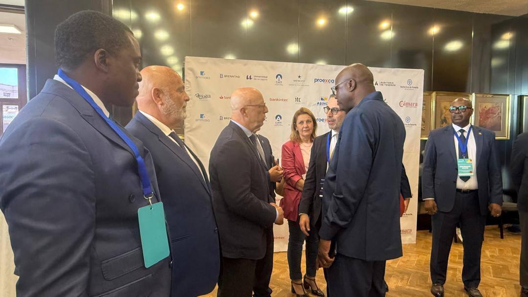Le Ministre Passale Kanabe explore la coopération Euro-Africaine dans le secteur de l'eau aux Îles Canaries Le Ministre Passale Kanabe explore la coopération Euro-Africaine dans le secteur de l'eau aux Îles Canaries