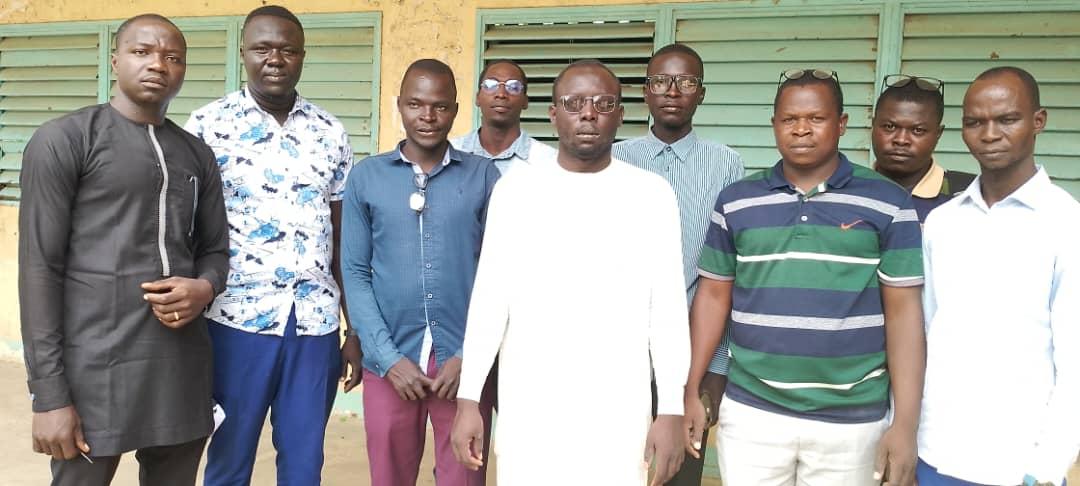plus de 1200 diplômés de l'Ecole normale supérieure revendiquent leur intégration à la fonction publique plus de 1200 diplômés de l'Ecole normale supérieure revendiquent leur intégration à la fonction publique