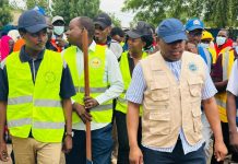 Plusieurs associations des jeunes ont nettoyé l’ancien cimetière d’Amriguébé Plusieurs associations des jeunes ont nettoyé l'ancien cimetière d'Amriguébé