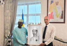 Un artiste russe offre le portrait du Président Déby pour la fête de l’Indépendance Un artiste russe offre le portrait du Président Déby pour la fête de l'Indépendance