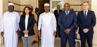 Audience Entre Mahamat Idriss Deby Itno et Maire de Paris Audience Entre Mahamat Idriss Deby Itno et Maire de Paris