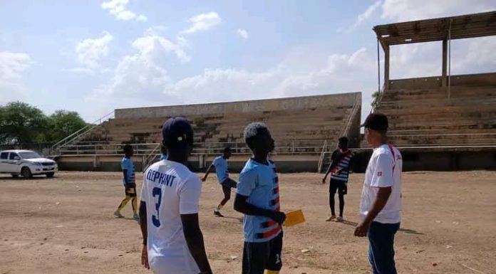 Football Rural: La Passion Dans La Poussière Football Rural: La Passion Dans La Poussière