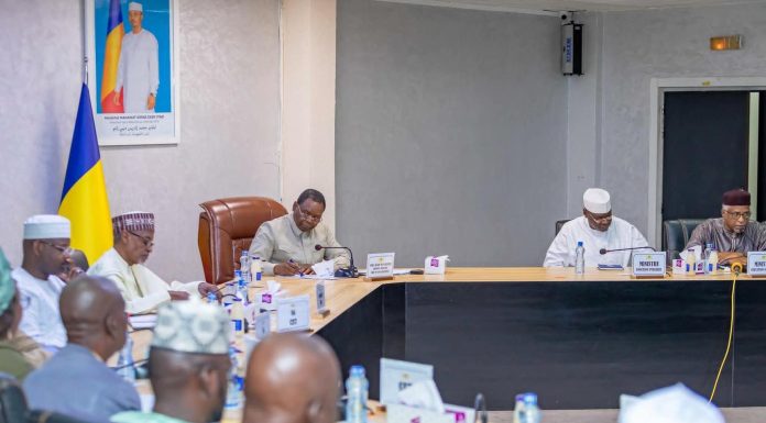 Dialogue Permanent Entre Gouvernement et Syndicats d’Enseignants Dialogue Permanent Entre Gouvernement et Syndicats d'Enseignants