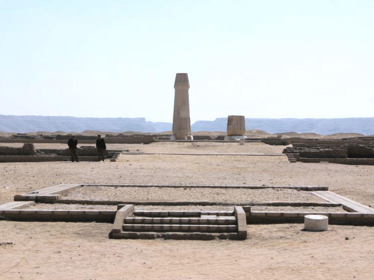 Akhetaton: Non Abandonnée à Cause d'une Épidémie Akhetaton: Non Abandonnée à Cause d'une Épidémie