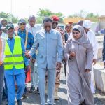 Premier Ministre Inspecte Chantiers de Bitumage N’Djaména Premier Ministre Inspecte Chantiers de Bitumage N'Djaména